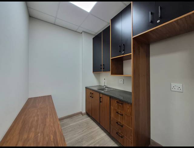 130M² OFFICE TO LET IN ROSEBANK